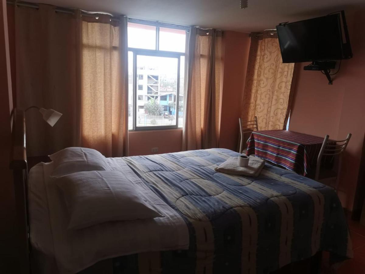 Hostal Turistico El Cajamarquez Ліма Екстер'єр фото